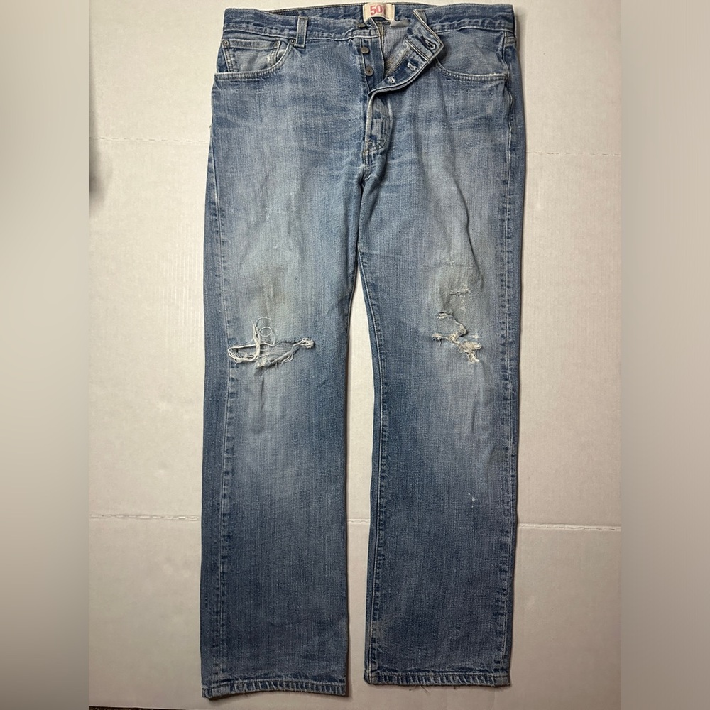 Levi’s 501 distressed size 36x32